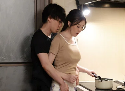 Người đàn bà của cha thỏa mãn dục vọng với con chồng